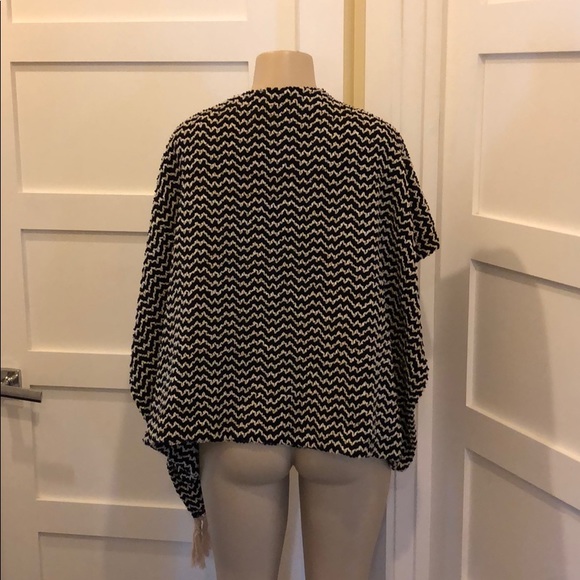 Black and white Shaw - Picture 2 of 6